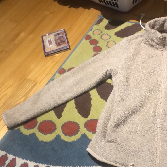 Medium Womens Uniqlo Sweater/Teddy Jacket - Picture 2 of 3